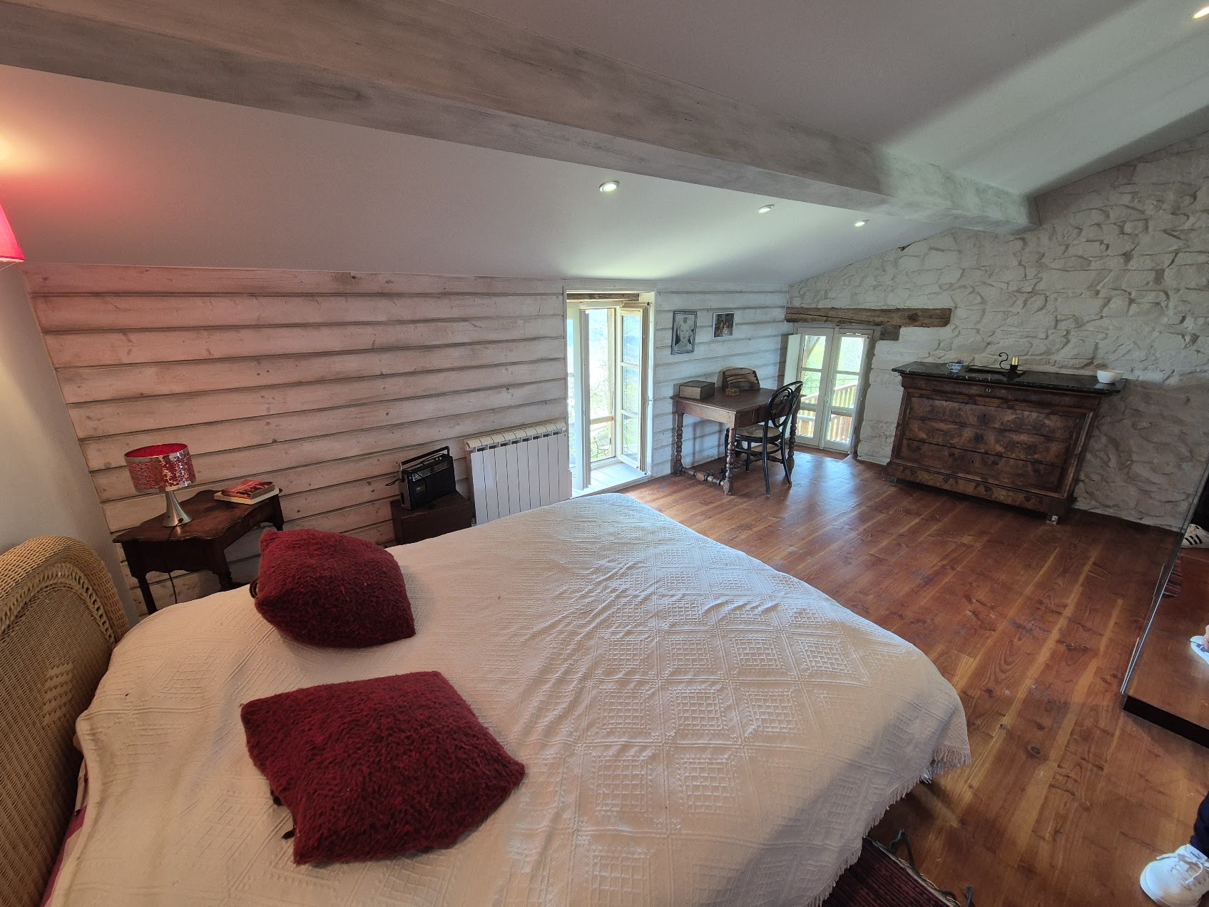 Chambre parentale avec vue et parquet